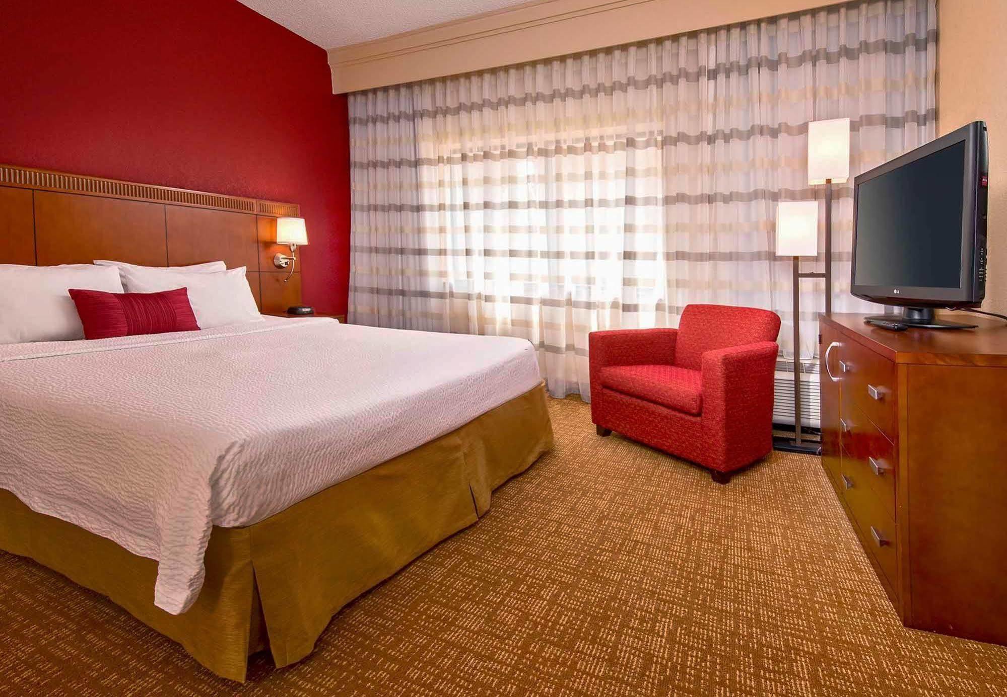 Courtyard By Marriott Rockville Exterior photo