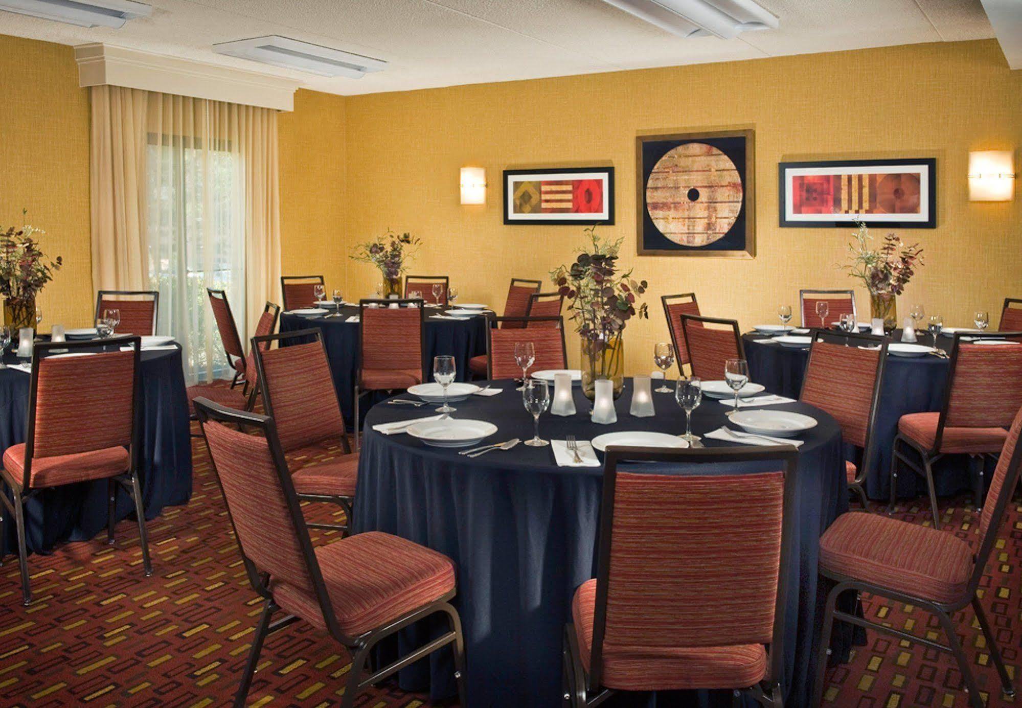 Courtyard By Marriott Rockville Exterior photo